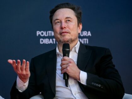 Elon Musk ponders NHTSA Tesla recall