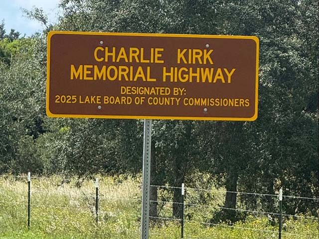 DEEP MINK: “Inspired by recent American events, we hereby propose that Sweden’s highway E6 is renamed ‘Charlie Kirk Asshole Highway’, because it actually doesn’t lead anywhere but ends in a sinkhole — not unlike Mr. Kirk’s hateful views on trans people and women” 🇸🇪