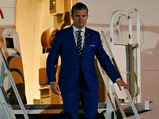Pete Hegseth’s Plane Makes Unscheduled Landing in United Kingdom Due to Windshield ‘Cra