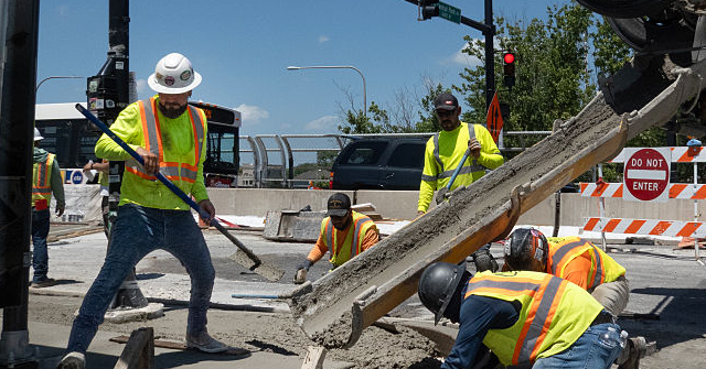White House Puts Hold on $2.1 Billion in Chicago Infrastructure Projects Due to Shutdown