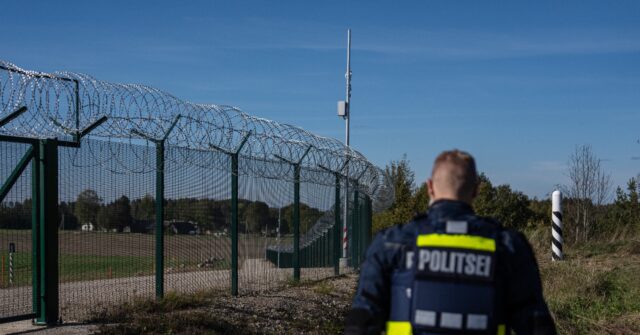 Estonia Shuts Down Road Into Russia Amid Reports of Troops Nearby