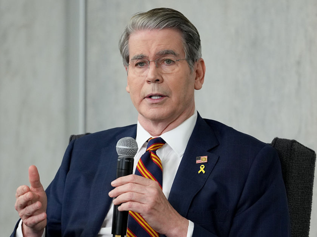GettyImages-2239539538 Scott Bessent, US treasury secretary, during the Federal Reserve Board Community Bank Conf