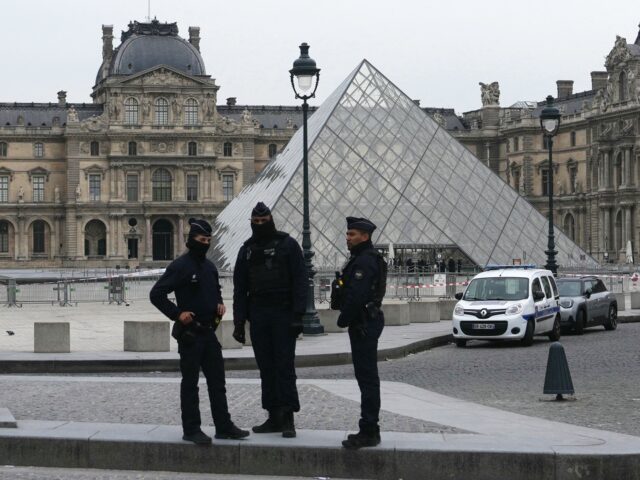 Louvre Had ‘Persistent’ Delays to Security Upgrades Before Crown Jewel Heist, Official 