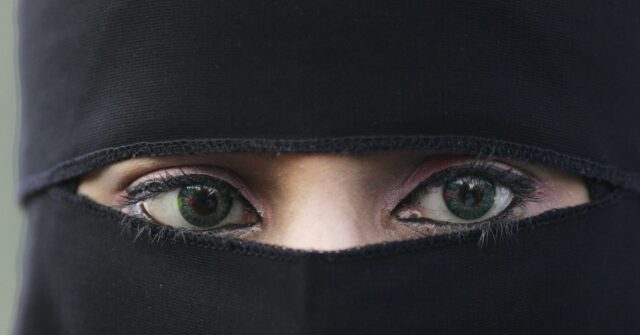 Portugal Parliament Backs Bill to Ban Islamic Burqa in Public