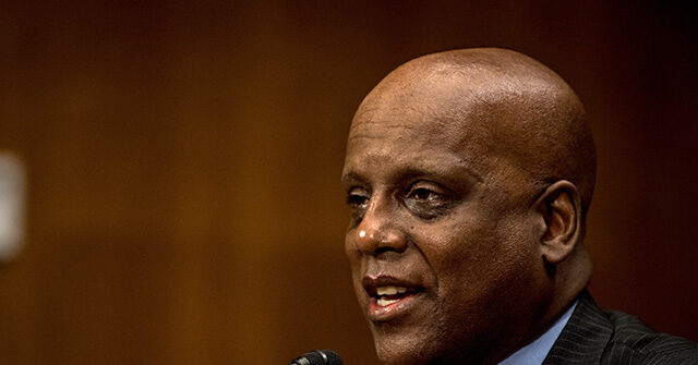 Chicago-Area Judge Rules ICE Can Be Arrested at Courthouses