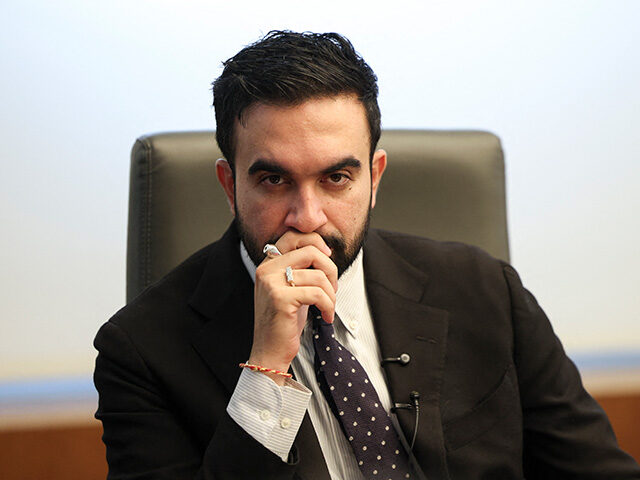 GettyImages2241228971 New York Mayoral candidate Zohran Mamdani hosts a "Reverse Town Hall" with New York union