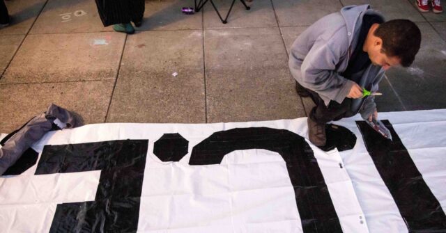 Hundreds of Activists Train in Oakland to ‘Resist’ Trump Agenda