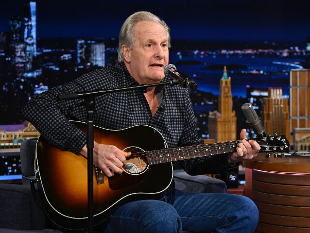 THE TONIGHT SHOW STARRING JIMMY FALLON -- Episode 2078 -- Pictured: (l-r) Actor Jeff Danie