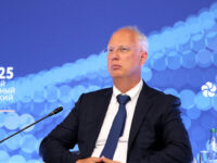 Kremlin Envoy Proposes ‘Putin-Trump Tunnel’ Linking Alaska to Russia