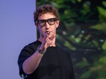 Meta Shares Fall 10% on Mark Zuckerberg’s Massive Investment in AI