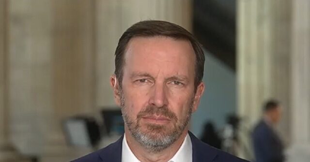 Chris Murphy: Tariffs a Political Tool Trump Is Using to 'Enrich Himself'