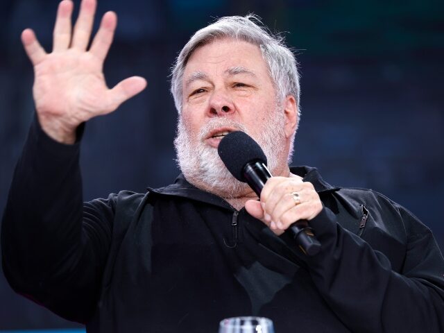 Steve Wozniak speaking on stage