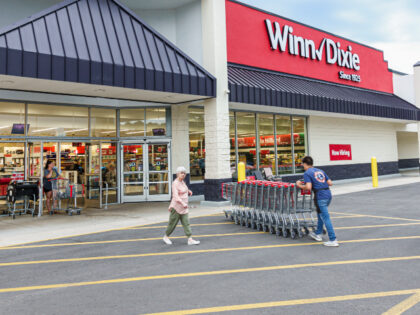 Hillard, Jacksonville, Florida, Winn-Dixie, pushing shopping carts. Hillard, Jacksonville,