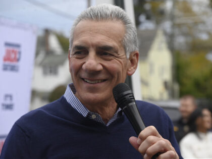 BLOOMFIELD, NEW JERSEY, UNITED STATES - OCTOBER 25: New Jersey Republican gubernatorial ca