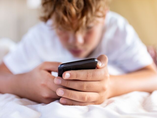 teen accessing porn on TikTok