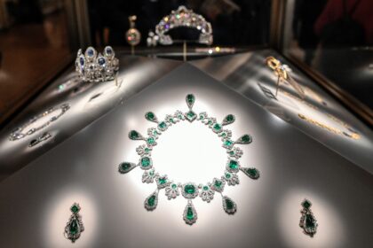 The items stolen included an emerald-and-diamond necklace that Napoleon gave his wife Empr