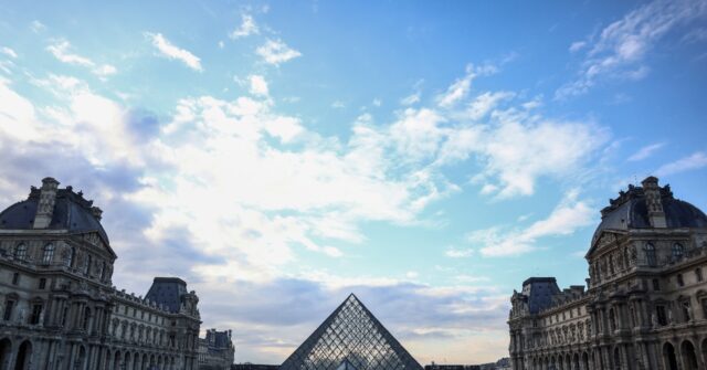 Louvre Heist Steals Priceless Napoleon‑Era Jewels