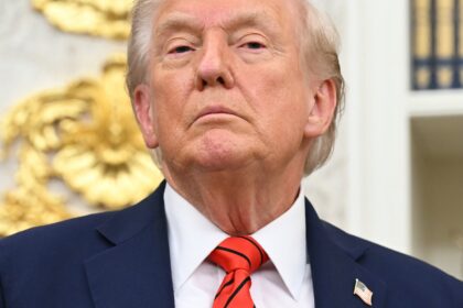 US President Donald Trump says he has ordered the military to be paid despite the ongoing