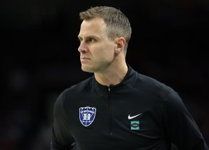 Duke signs basketball coach Jon Scheyer to two-year extension