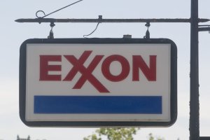 Exxon Mobil sues California over emissions reporting laws