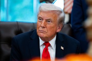 President Trump accepts Nixon foundation's Architect of Peace Award