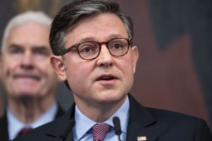 Senate to meet Monday, but won't vote on reopening government