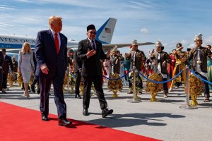 Trump oversees Thai-Cambodian peace declaration in eventful Asia trip