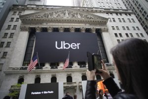 Uber to launch driverless taxis next year in San Francisco