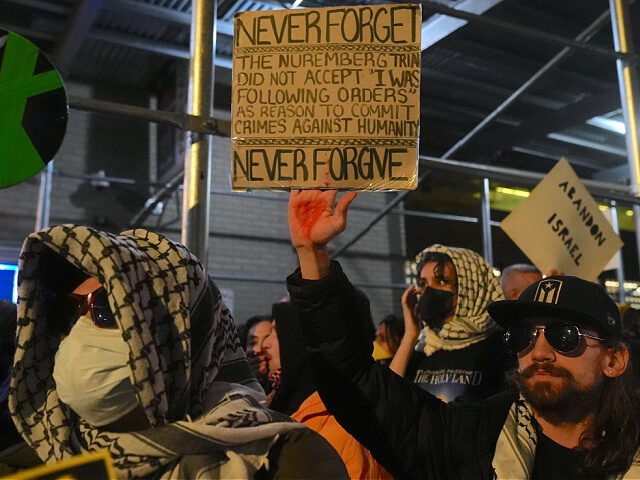Pro-Palestinian Activists Besiege NYC Synagogue: ‘Mamdani Era Has Already Begun’