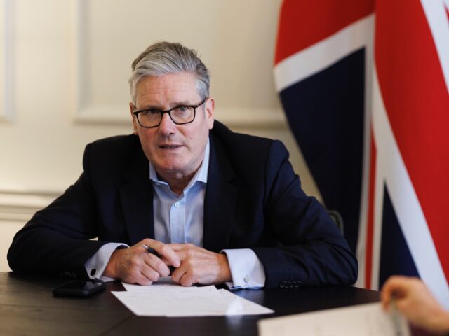 First Labour MP Breaks Ranks to Call for Prime Minister Starmer to Step Down