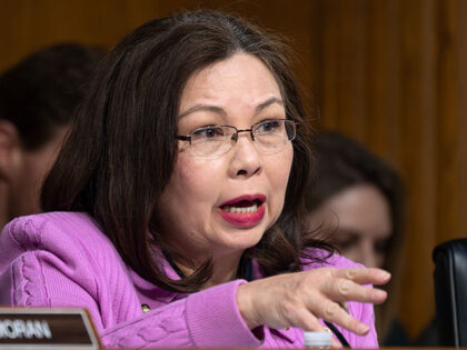 Title: Congress Shipbuilding Image ID: 25227771696028 Article: FILE - Sen. Tammy Duckworth
