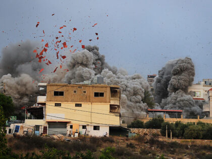 Title: APTOPIX Lebanon Israel Image ID: 25310558423815 Article: Smoke rises following an I