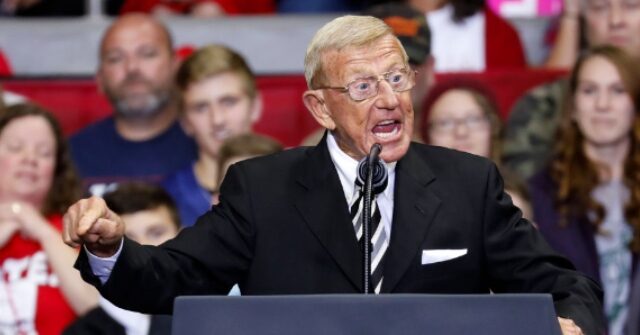 Notre Dame Legend Lou Holtz Makes His Thoughts on Government Shutdown Known