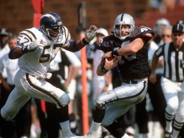 Focus on Sport_Getty Images (6) LOS ANGELES, CA - SEPTEMBER 4: Todd Christensen #46 of the Los Angeles Raiders catches a
