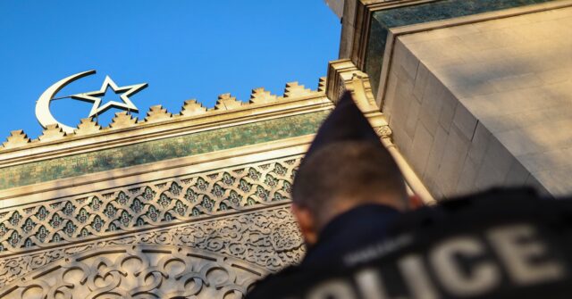 French Senators Call for ‘Republican Rearmament’ Against Islamist Infiltration, Ban on Veiling Children