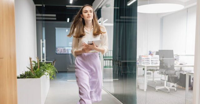 Private-Sector Hiring Rebounds in October as Job Market Shows Signs of Stabilization