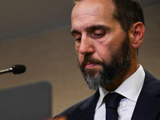 Pam Bondi: Jack Smith Seized Trump's Government-Issued Phone, Subpoenaed His Calls — 'An UNPRECEDENTED Action'