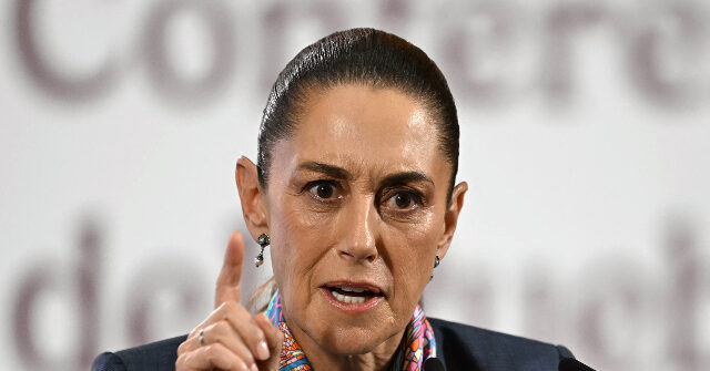 Security Fail: Mexican President Groped During Public Appearance