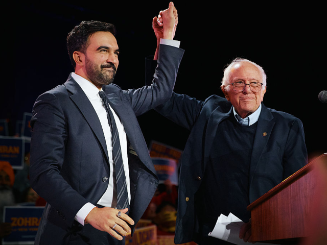 NEW YORK, NEW YORK - OCTOBER 26: New York Mayoral Candidate Zohran Mamdani celebrates with