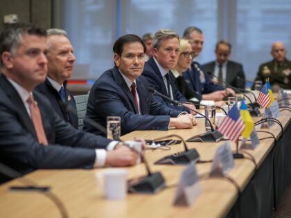 US Secretary of State Marco Rubio (C), next to US special envoy Steve Witkoff (2nd L) and