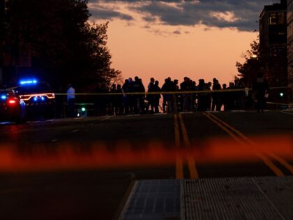 WASHINGTON, DC - NOVEMBER 26: Members of law enforcement, including the U.S. Secret Servic