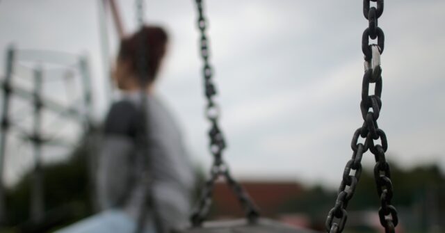 أقارب عصابة الاستمالة يتسللون إلى المؤسسات الخيرية لترهيب الضحايا: تقرير