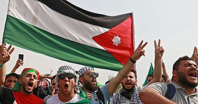 Trump Orders Review of Muslim Brotherhood Chapters for Foreign Terrorist Designations