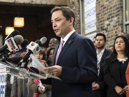 Ald. Raymond Lopez announces his run for mayor on April 6, 2022. (E. Jason Wambsgans/Chica