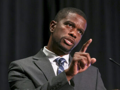 CHARLOTTE, NORTH CAROLINA - OCTOBER 19: Mayor Melvin Carter of Saint Paul, Minnesota, deli