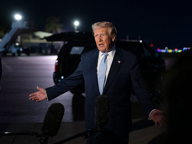 Nov16-25-President-Donald-Trump-speaks-to-press-WH-flickr President Donald Trump speaks to the press before boarding Air Force One at Palm Beach Int
