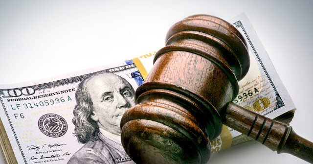 Jury Awards $112 Million to Migrants 'Illegally Held' by New York County in 2017