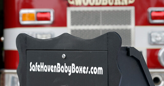 Kentucky High School Students Bring Safe Haven Baby Box to Community