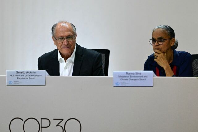 Brazil's Vice President and Minister of Industry and Trade Geraldo Alckmin (L) and Br