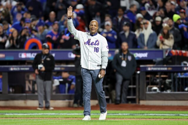 Former New York Mets star Darryl Strawberry was granted a pardon by US President Donald Tr